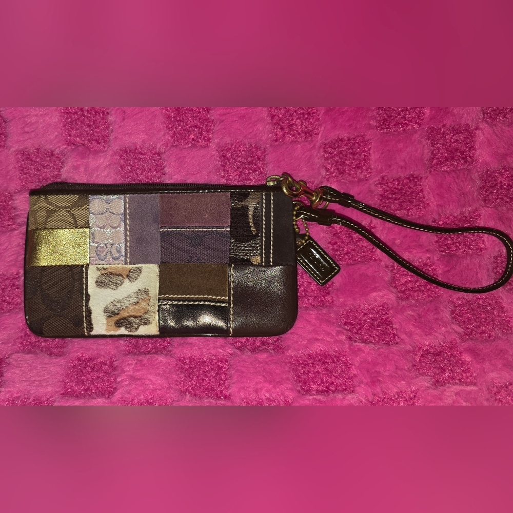 COACH - Vintage Y2k Patchwork Wristlet